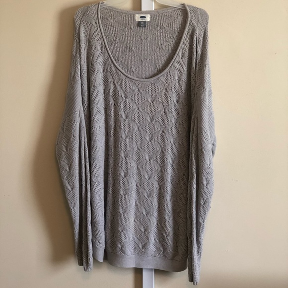 Old Navy Sweaters - 🔥oversized // cable knit sweater🔥